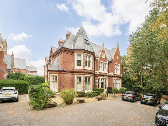 House for rent in Woodford Bridge, Greater London