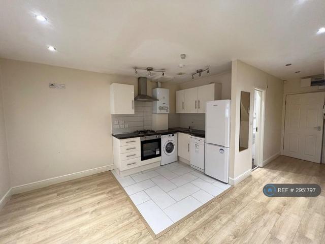 Apartment for rent in Church End, Greater London