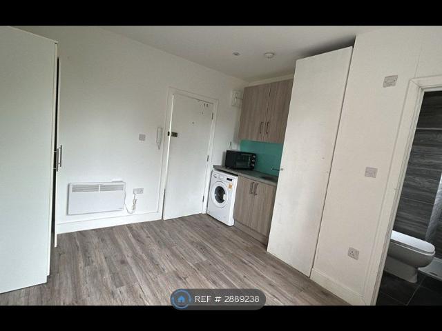 Studio for rent in Church End, Greater London