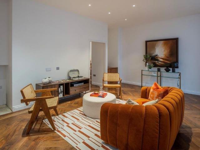 House for rent in Chalk Farm, Cat Hill