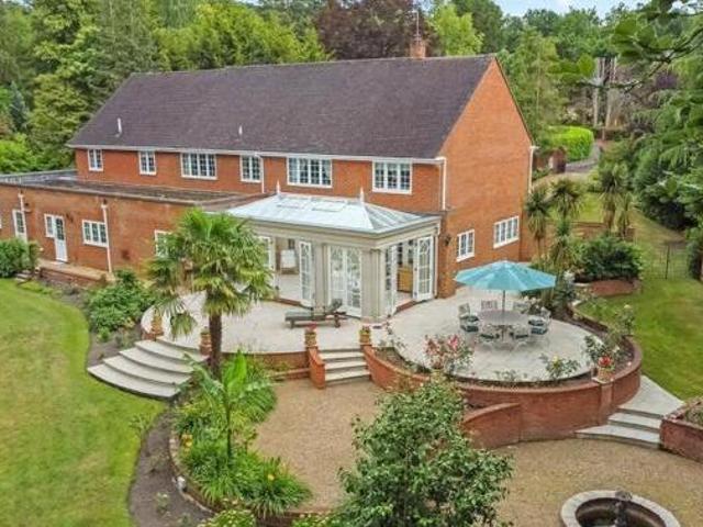House for sale in Ascot