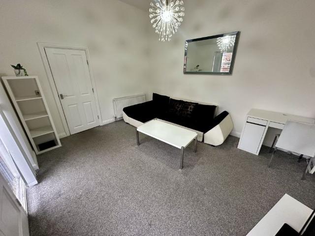 House for rent in Chapeltown, West Yorkshire