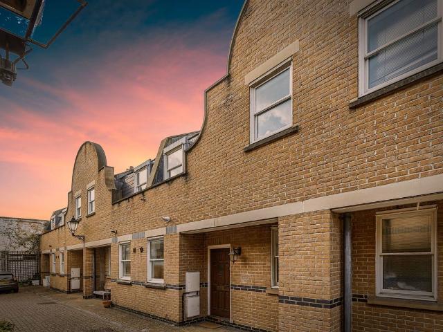 House for rent in Stockwell, Greater London