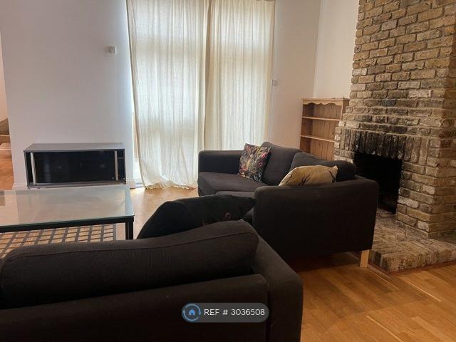 House for rent in Stockwell, Greater London