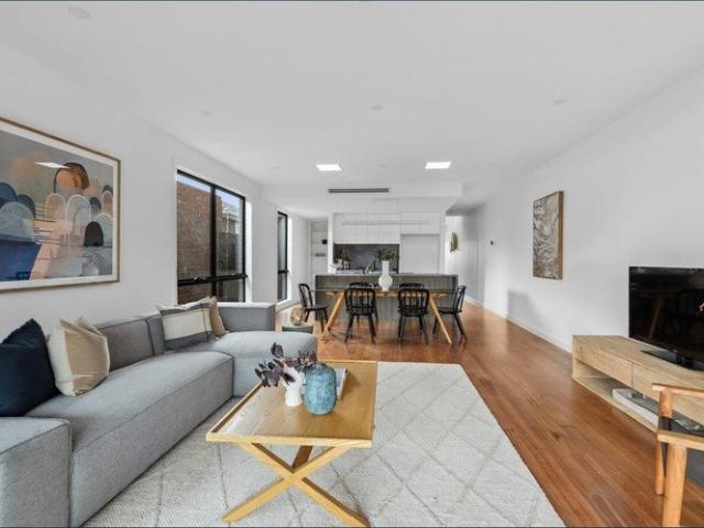 Townhouse for rent in Spotswood, Melbourne