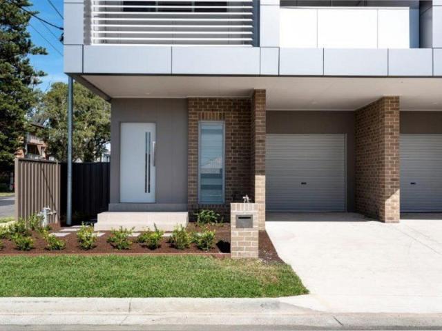Townhouse for rent in Newcastle, Newcastle-Maitland
