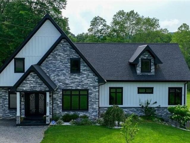 House for sale in Renfrew