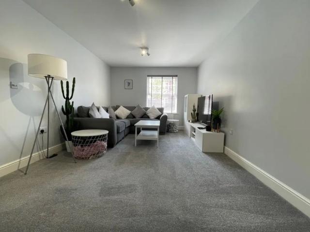 Apartment for rent in Roebuck Park, Wealden