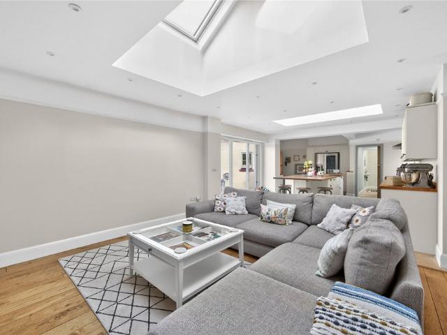 Room for rent in Nork, Red Hill