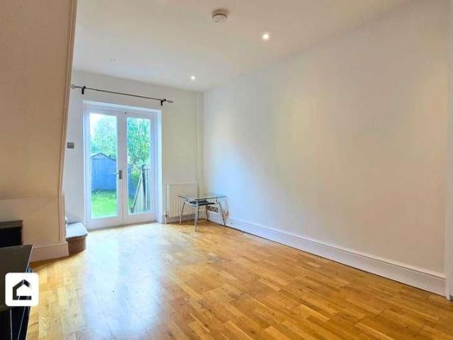 Apartment for rent in Reigate, Reigate and Banstead
