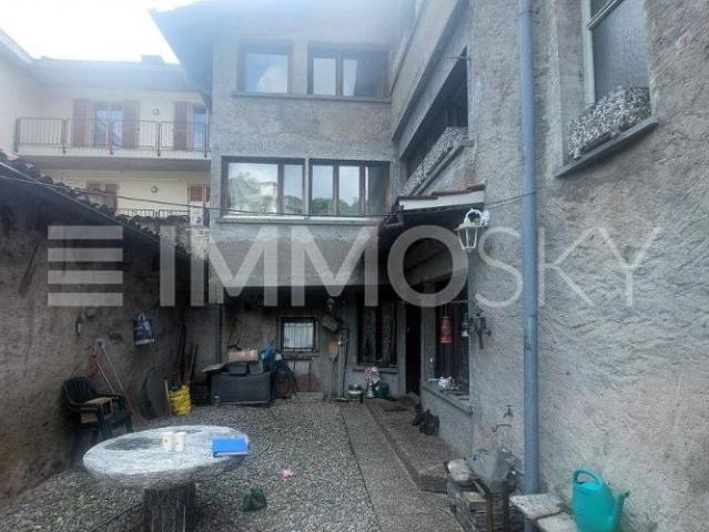 Haus kaufen in Magliaso, Tessin