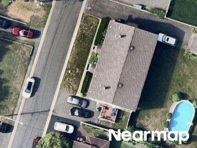 House for sale in Elmwood Park, New Jersey