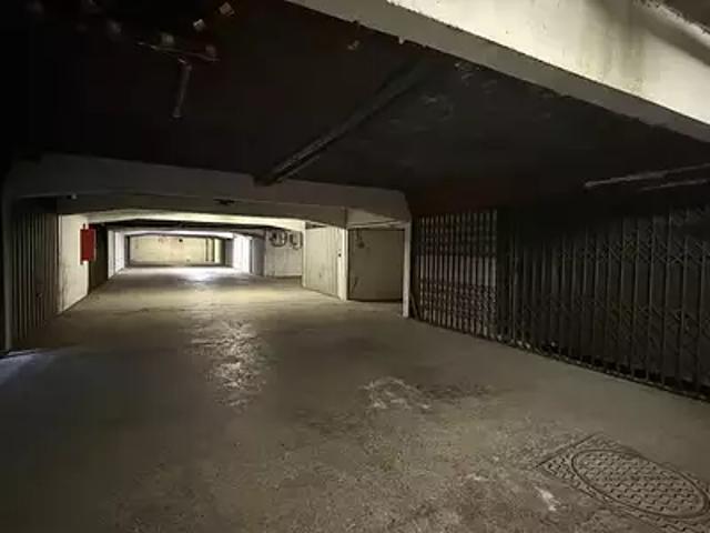 Garage vente à Quartier Centre Ville, Reims