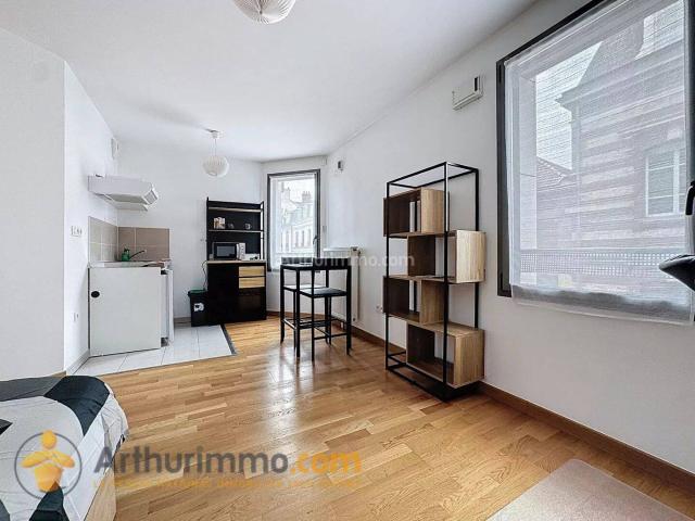 Studio location à Quartier Centre Ville, Reims