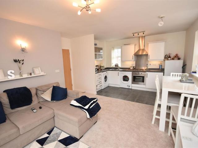 Apartment for rent in Clayhill, West Vale