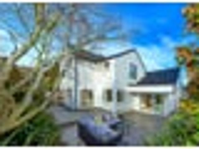 House for sale in Chaslands, Canterbury