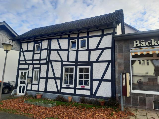 Villa kaufen in Flammersfeld, Landkreis Altenkirchen (Westerwald)