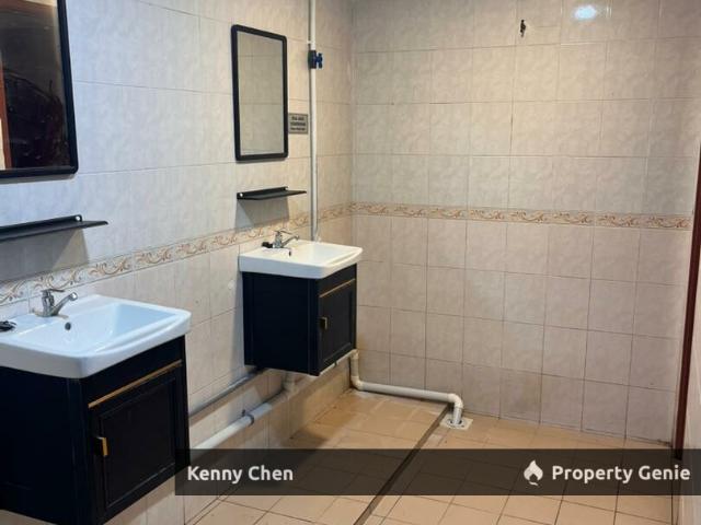 Shop for rent in Kajang, Langat