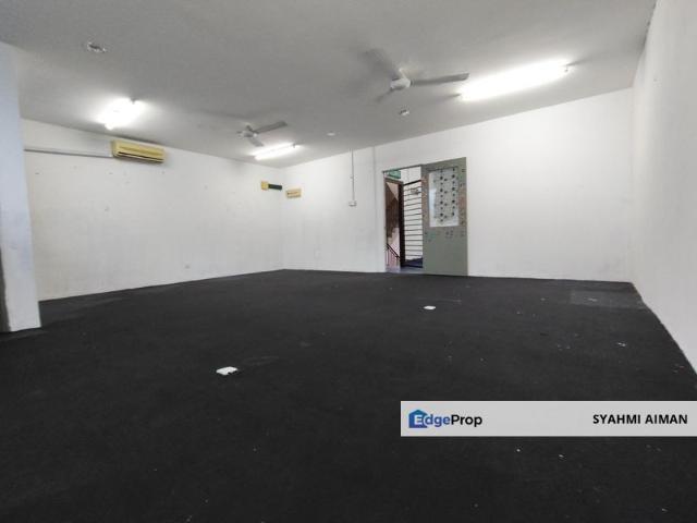 Shop for rent in Kajang, Langat