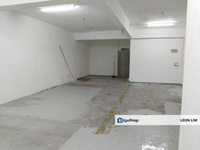 Shop for rent in Kajang, Langat