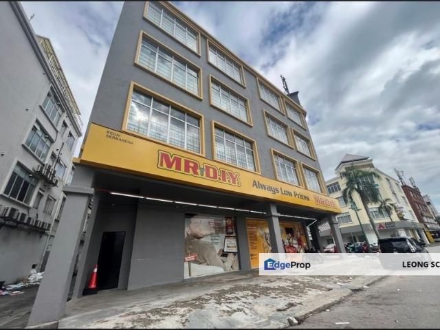 Shop for rent in Kajang, Langat