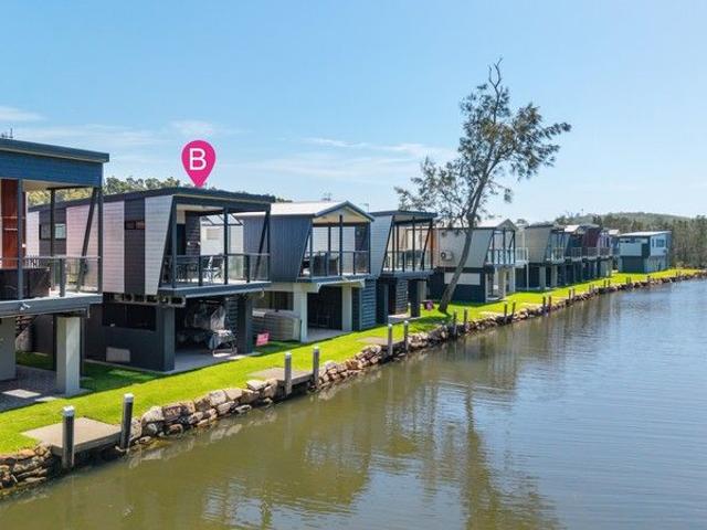 Villa for sale in Lake Conjola, New South Wales
