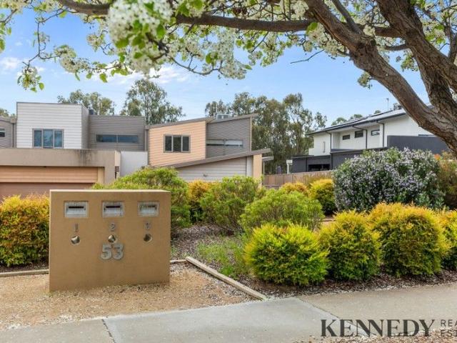 Townhouse for sale in Yarrawonga, Victoria