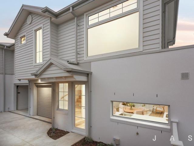 Townhouse for sale in Camerons Creek, Victoria