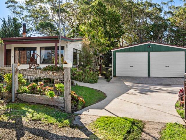 House for sale in Lake Tabourie, New South Wales