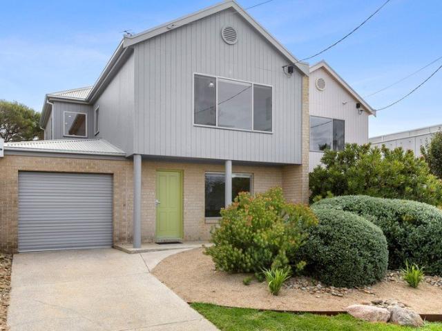Townhouse for sale in Jan Juc, Victoria