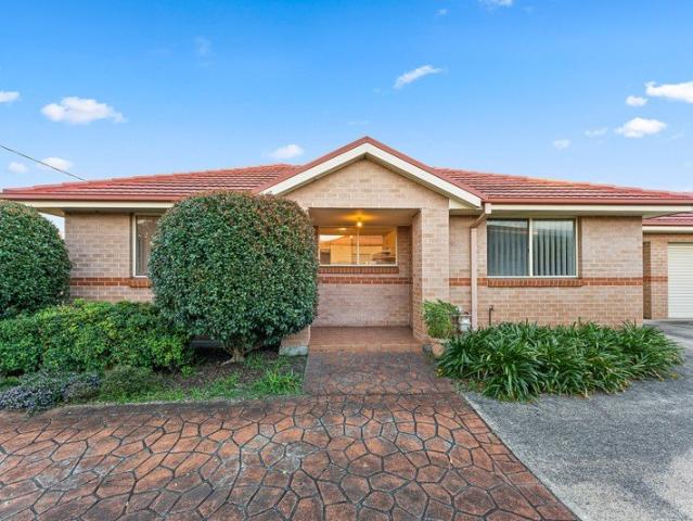 Villa for sale in Wollongong West, New South Wales