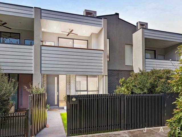 Townhouse for sale in Camerons Creek, Victoria