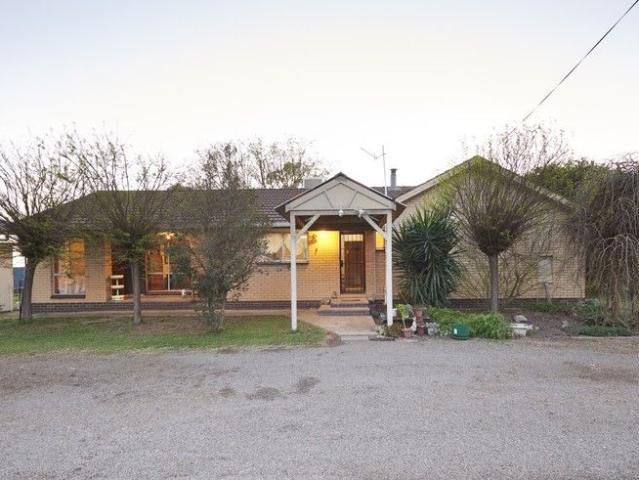 Cottage for sale in Marionvale, Victoria