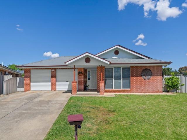 House for sale in Glenfield Park, Wagga Wagga City Council