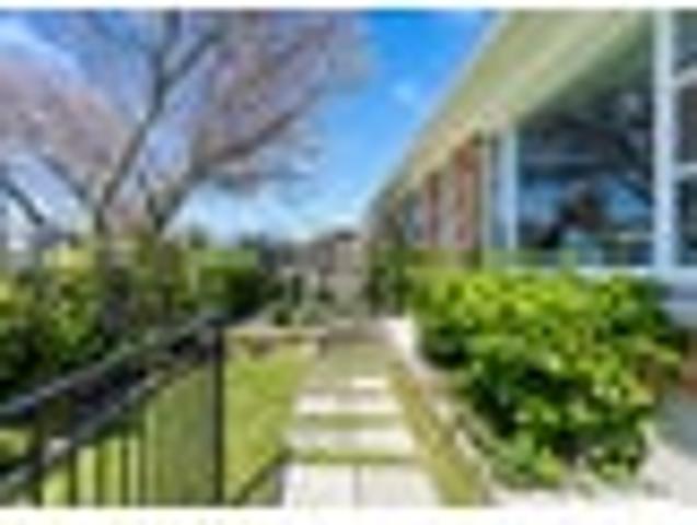 Townhouse for sale in Raumati Beach, Paraparaumu