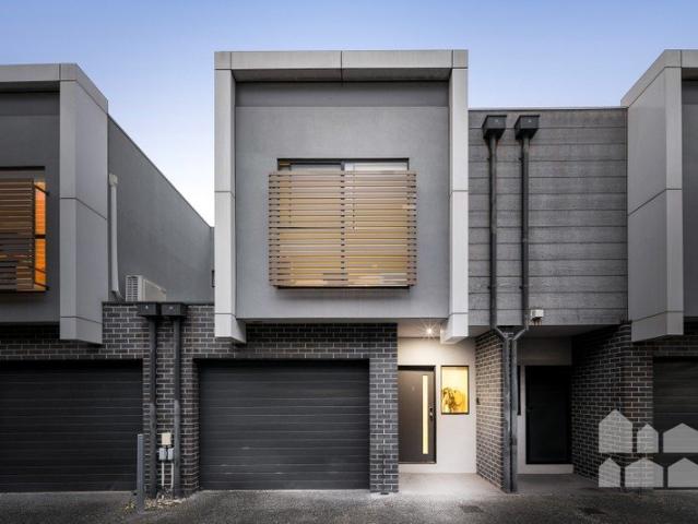 Townhouse for sale in Camerons Creek, Victoria