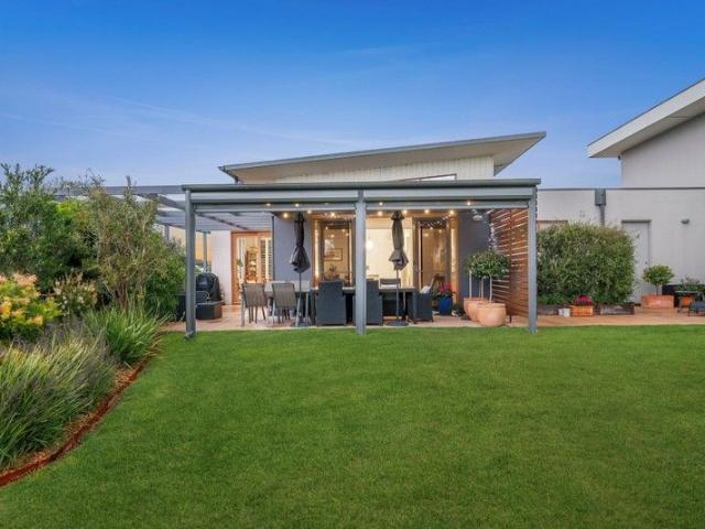 Townhouse for sale in Connewarre, Victoria