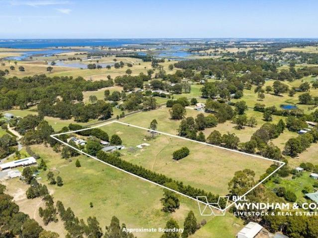 Cottage for sale in Nicholson, Victoria