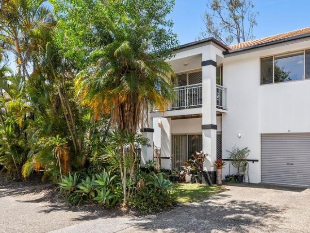 Townhouse for sale in Currumbin Waters, Gold Coast City