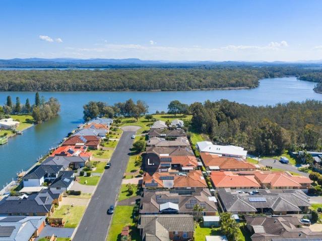 Villa for sale in Forster, New South Wales