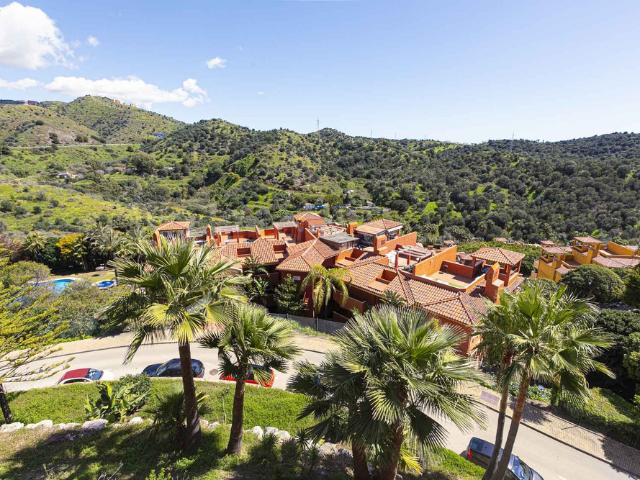 Apartamento en alquiler en Artola, Marbella