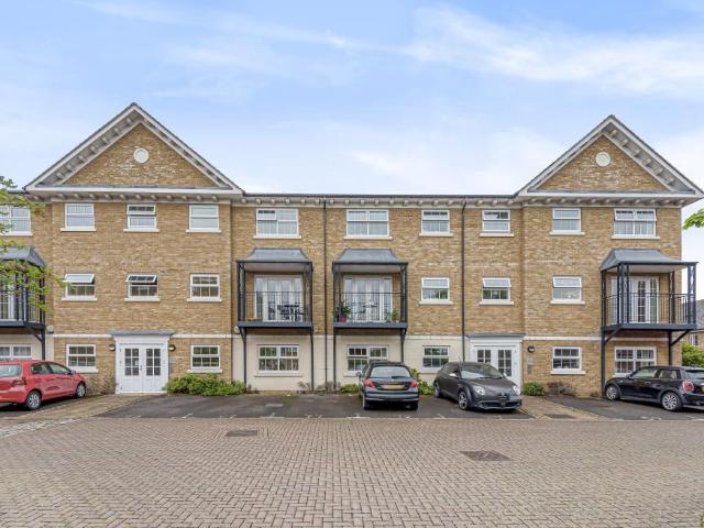 Apartment for rent in Cowley Marsh, The Slade