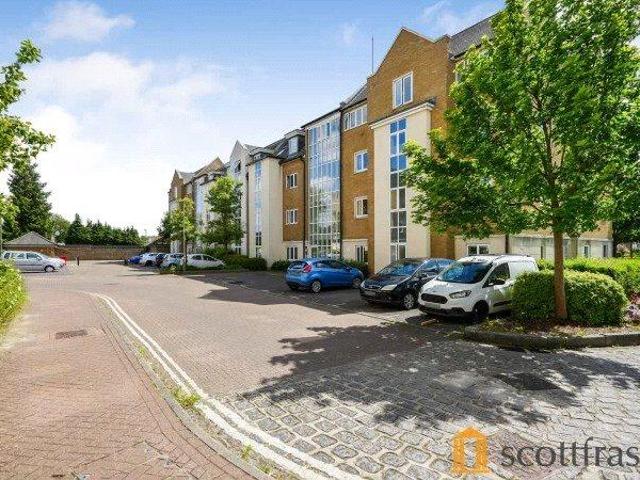 Apartment for rent in Cowley Marsh, The Slade