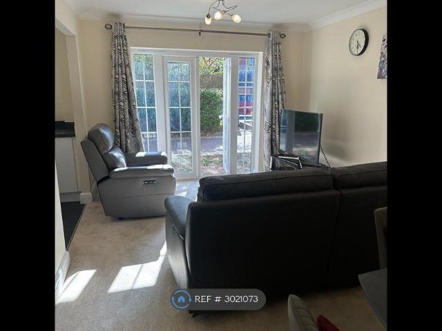 Apartment for rent in Cowley Marsh, The Slade