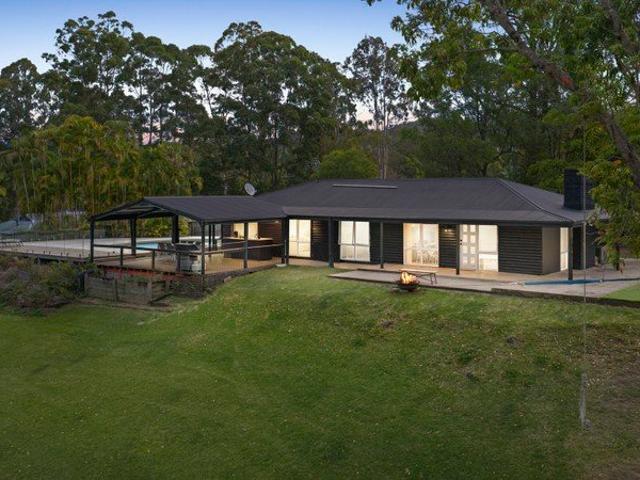 House for sale in Bonogin, Gold Coast City