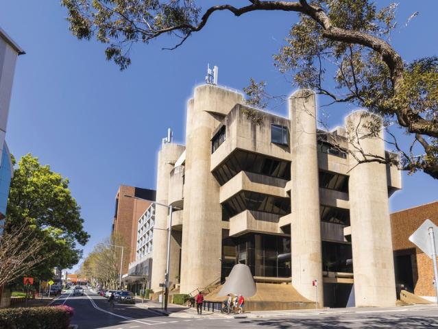 Property for sale in Crows Nest Junction, Sydney