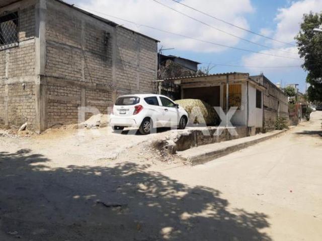 REMATO TERRENO CON CONSTRUCCIÓN EN COLONIA LA VENTA 4
