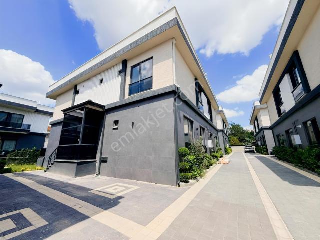 Karapınar Mahallesi, Adapazarı içerisinde kiralık Villa