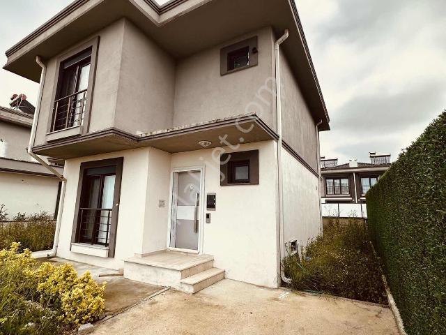 Kaynarca, Sakarya içerisinde satılık Villa