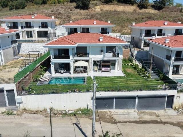 Aşağıdereköy Mahallesi, Serdivan içerisinde satılık Villa